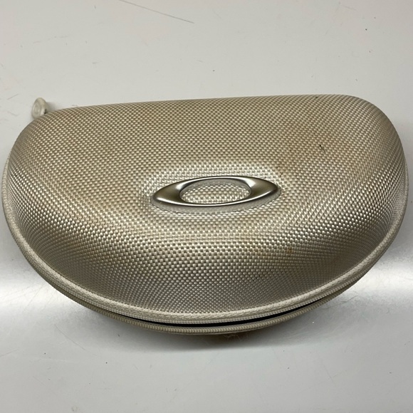 🥰✨5 for $20✨ Oakley Hard Shell Glasses Case - Picture 3 of 6